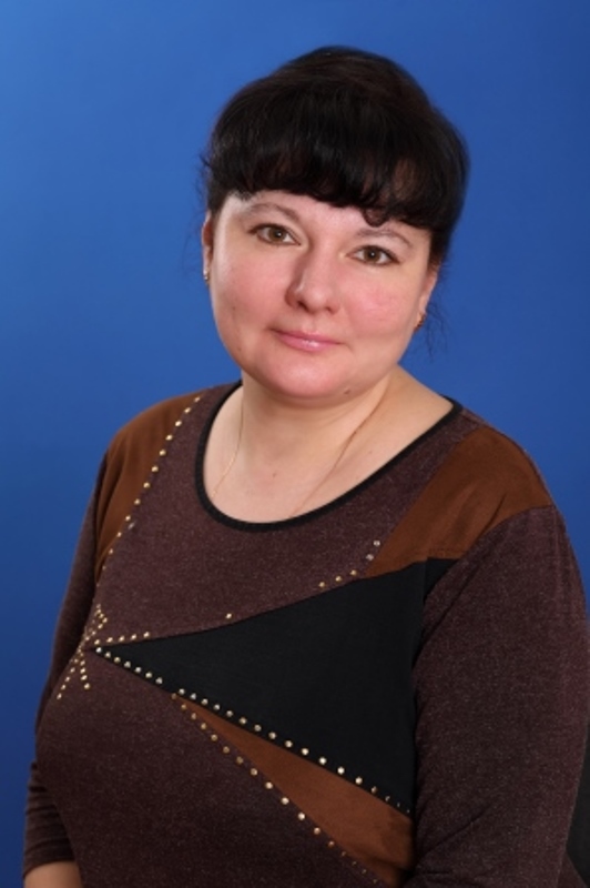 Воспитатель первой квалификационной категории Валеева Марианна Алексеевна.
