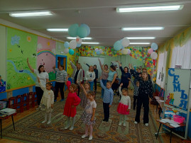 Методический день по теме "Семейные ценности как основа духовности и нравственности подрастающего поколения" Методический день по теме "Семейные ценности как основа духовности и нравственности подрастающего поколения".