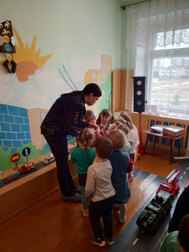 Беседа «Пешеход! На переход!» Беседа «Пешеход! На переход!».